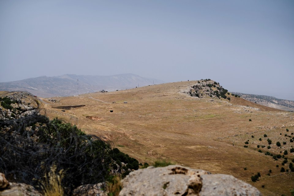 Views in June of 2019 of the north side of Sinjar mountain, as seen from the Ezidi shrine of Chil Mera 18