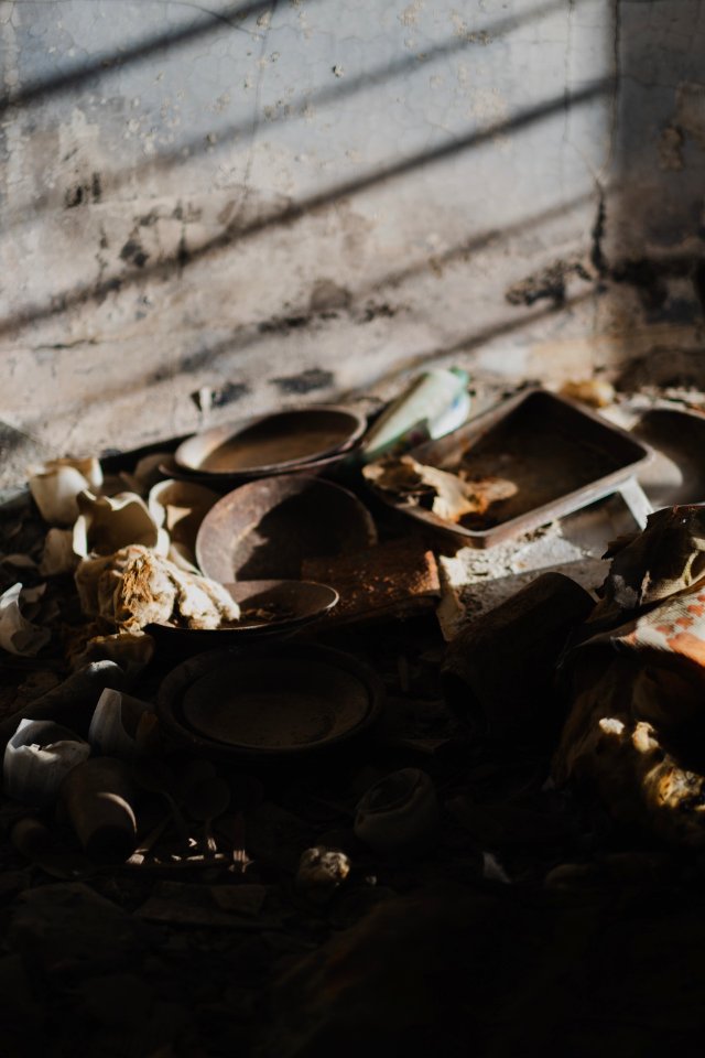 Views in June of 2019 of ruined buildings in the old neighborhood of Shingal (Sinjar) 04