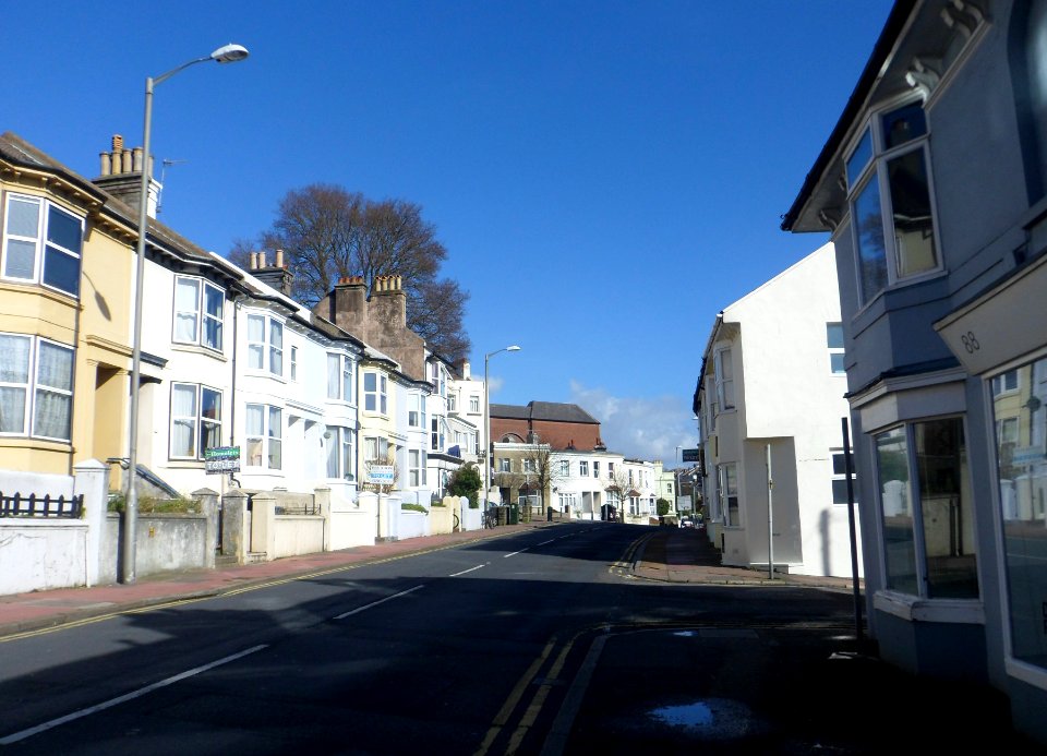 View Northeastwards along Upper Lewes Road, Round Hill, Brighton (February 2014)