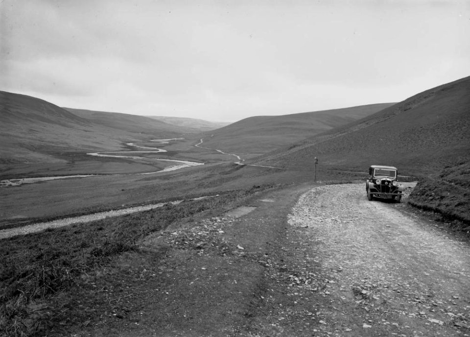 View near Rhayader of the old road to Aberystwyth (1294625)