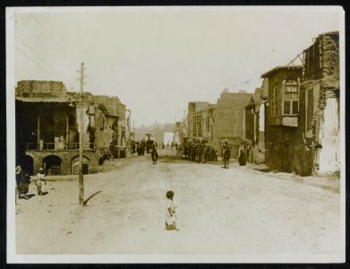 View of Baghdads newest road, called Khalil Pasha Road. As the photograph shows, Bestanddeelnr 158-1566