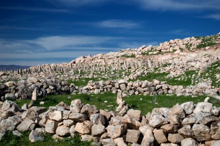 Views around the river, mountains, cemetery, and Ottoman-era fort at Dween 07
