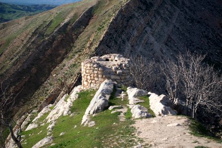 Views around the river, mountains, cemetery, and Ottoman-era fort at Dween 24