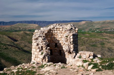 Views around the river, mountains, cemetery, and Ottoman-era fort at Dween 18
