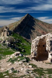 Views around the river, mountains, cemetery, and Ottoman-era fort at Dwin 06