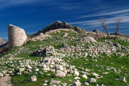 Views around the river, mountains, cemetery, and Ottoman-era fort at Dween 21