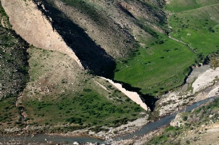 Views around the river, mountains, cemetery, and Ottoman-era fort at Dwin 19