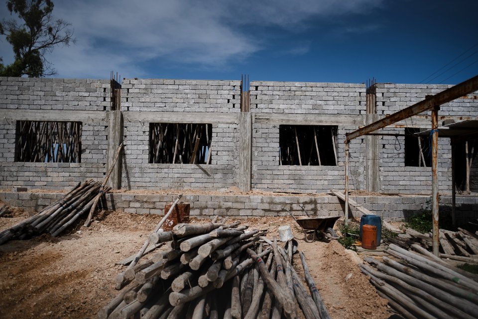 View of the newly built Ezidi temple Koba Ezi being constructed in Sinjar 09