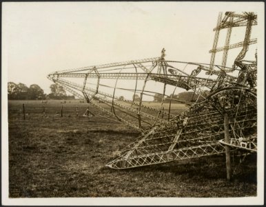 View of the stern showing the elevators, Bestanddeelnr 158-2561