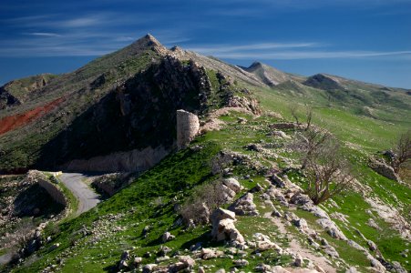Views around the river, mountains, cemetery, and Ottoman-era fort at Dwin 04