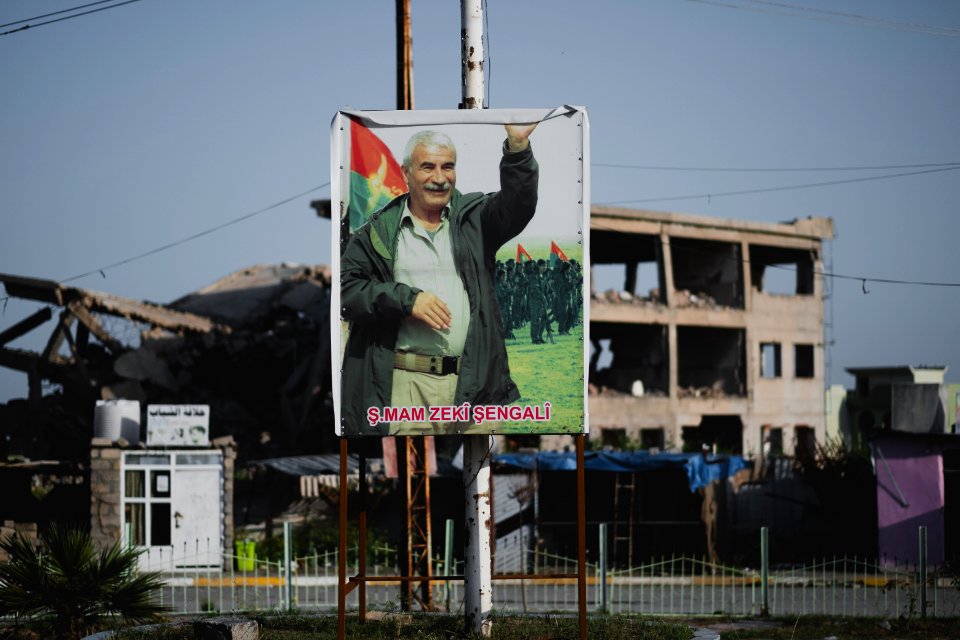 Views in April 2019 around the city center of Shingal 01