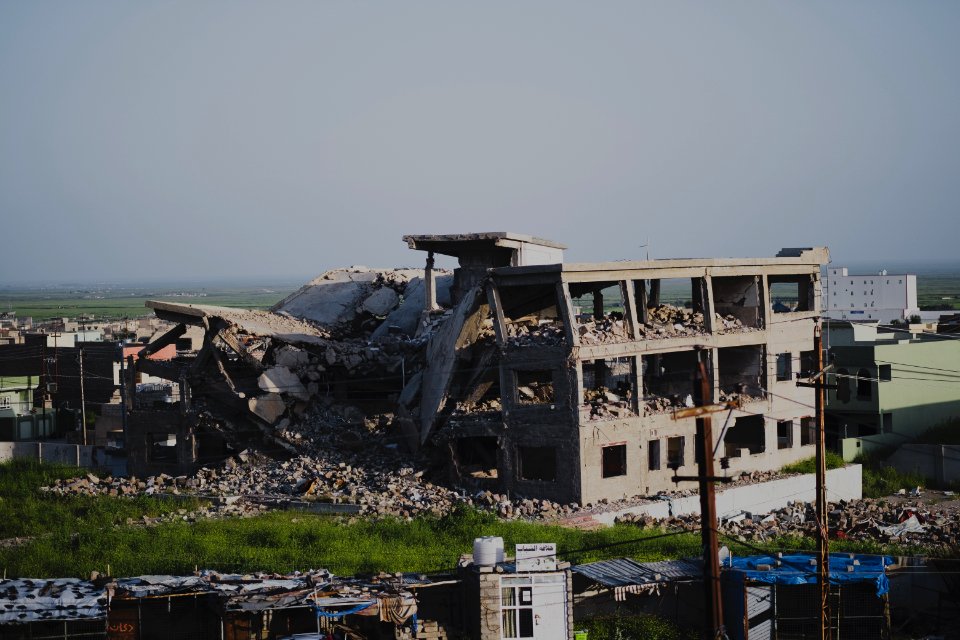 Views in April 2019 around the city center of Shingal 25