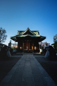 Views in April of 2019 at the Shinto shrine Minami-Senju Wakamiya Hachiman-gu 13