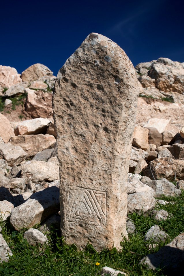 Views around Dween Castle, the cemetery and Ottoman-era fort at Dween village 06