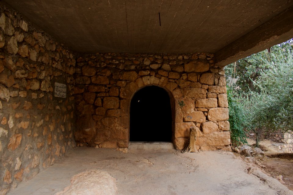 Views and details around Lalish, the holiest pilgrimage site for Ezidis 05