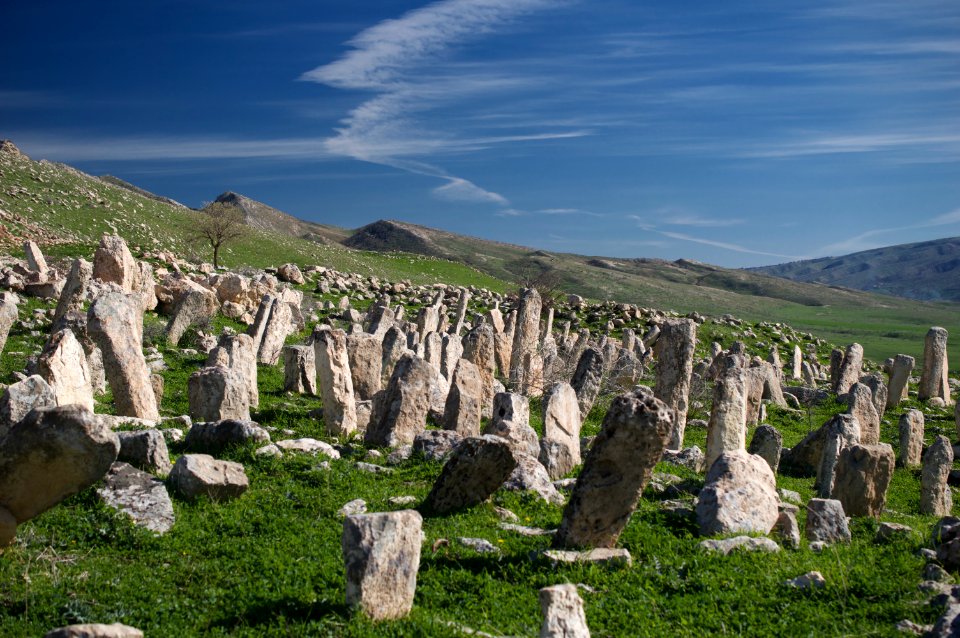 Views around Dween Castle, the cemetery and Ottoman-era fort at Dween village 04
