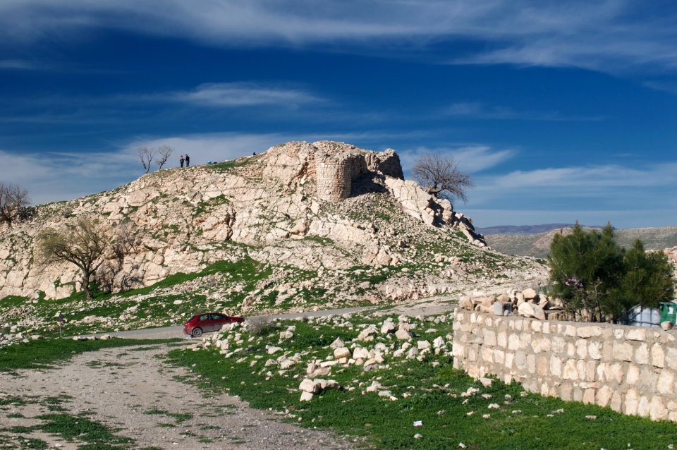Views around Dween Castle, the cemetery and Ottoman-era fort at Dween village 21