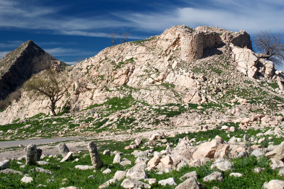 Views around the river, mountains, cemetery, and Ottoman-era fort at Dwin 10