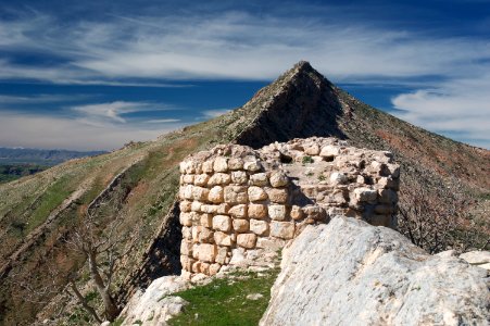Views around the river, mountains, cemetery, and Ottoman-era fort at Dwin 01
