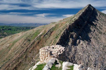 Views around the river, mountains, cemetery, and Ottoman-era fort at Dween 40