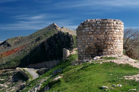Views around the river, mountains, cemetery, and Ottoman-era fort at Dwin 02