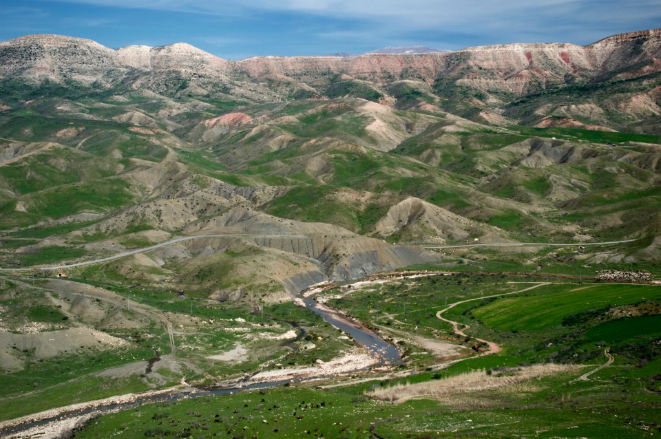 Views around the river, mountains, cemetery, and Ottoman-era fort at Dween 42