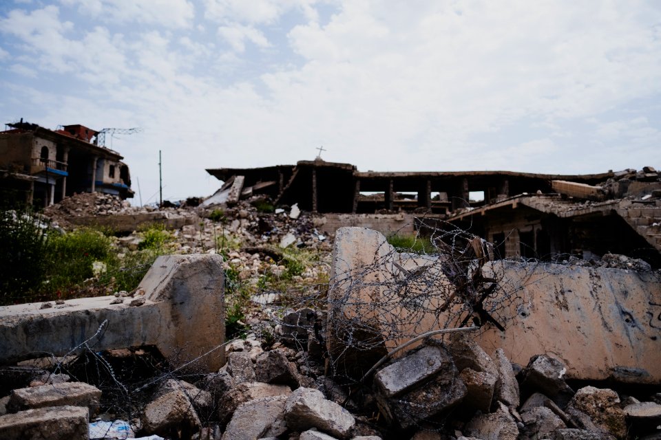 Views in April of 2019 around a ruined church in the ruins in the old city of Shingal 10