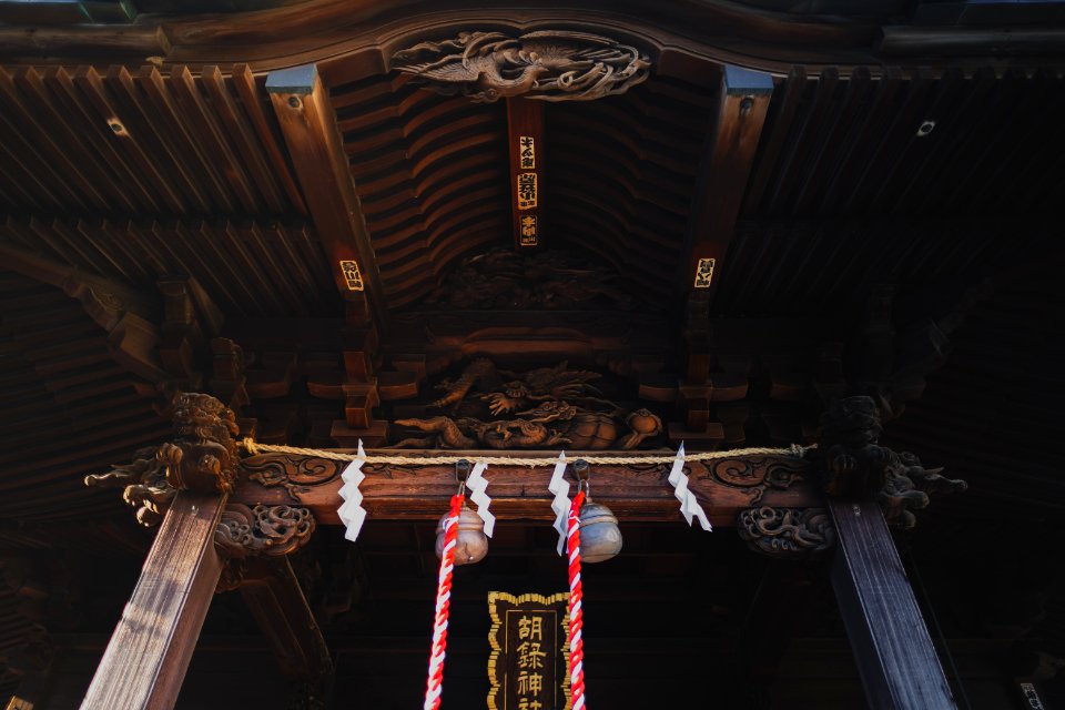 Views in April of 2019 at the Shinto shrine Minami-Senju Wakamiya Hachiman-gu 09