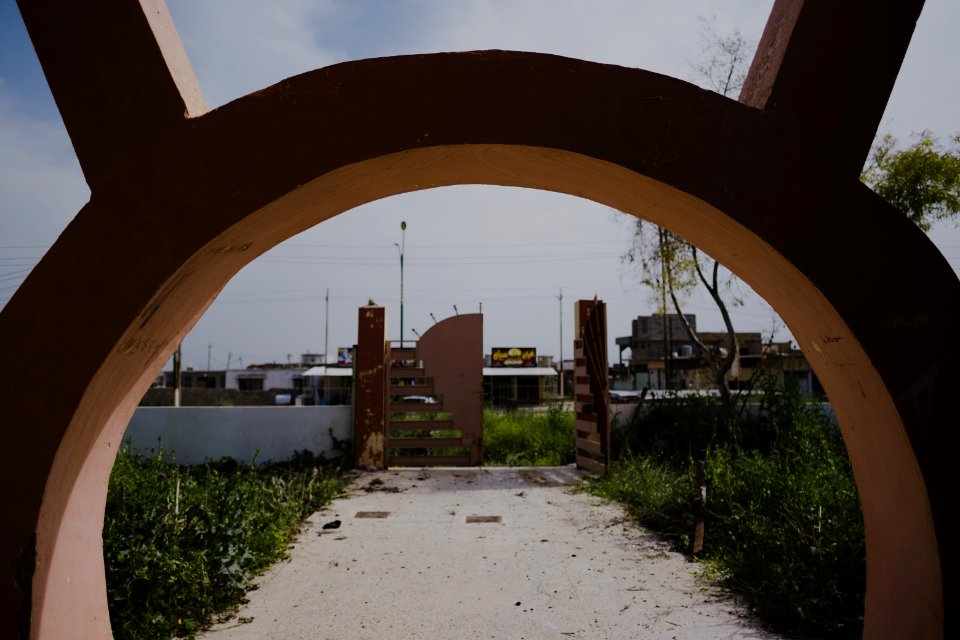 Views in April of 2019 of the city center of downtown Shingal 02