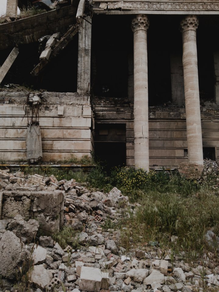 Views in April of 2019 of the castles of Saddam Hussein and his wife in the command center of Mosul 30