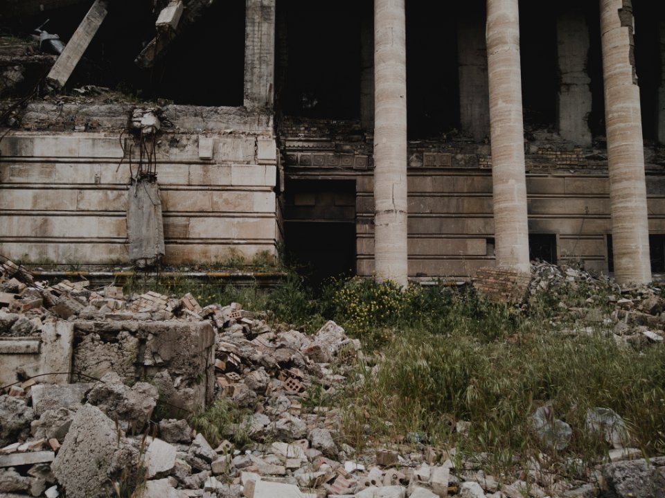 Views in April of 2019 of the castles of Saddam Hussein and his wife in the command center of Mosul 31