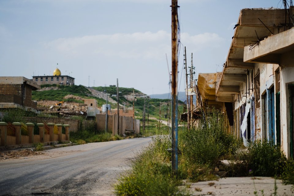 Views in April of 2019 of the city center of downtown Shingal 39
