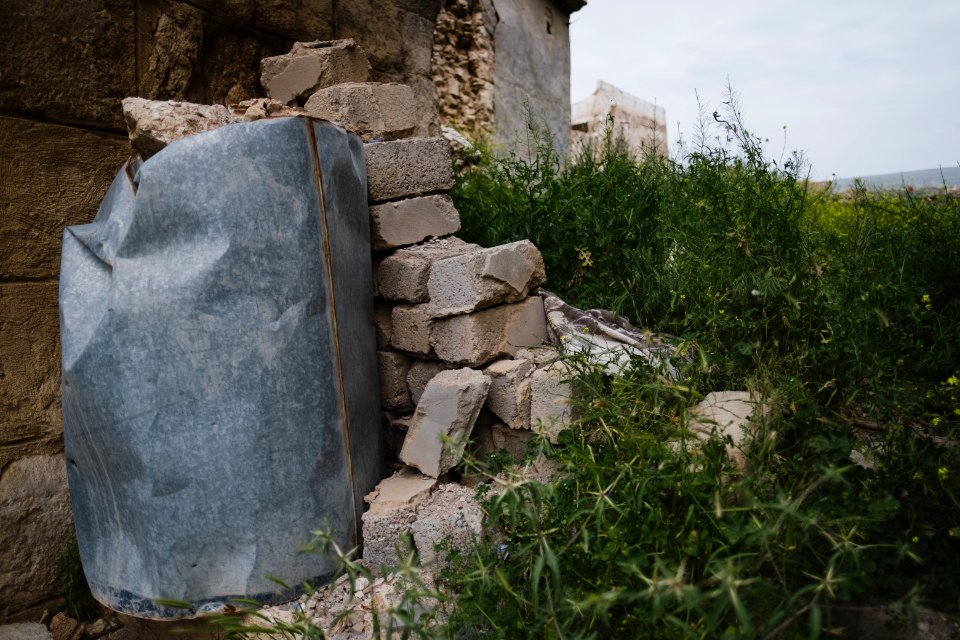 Views in April of 2019 around the historic "Roman Gate" in the ruins in the old city of Shingal 05