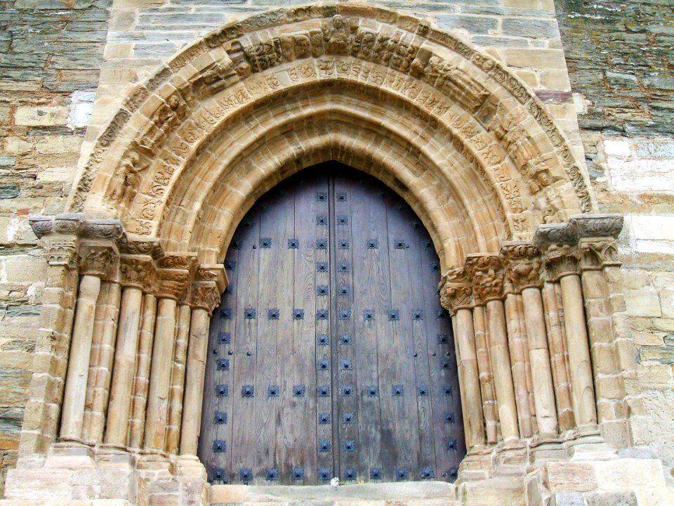 Villafranca del Bierzo - Iglesia de Santiago 2