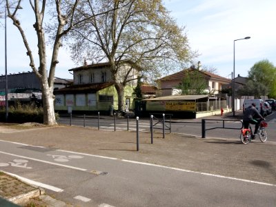 Villeurbanne - Avenue Albert Einstein - Bar restaurant Rainbow