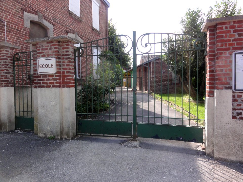 Villeret (Aisne) entrée école