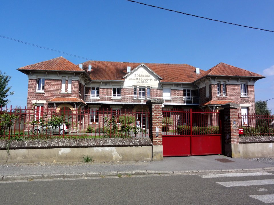 Villequier-Aumont (Aisne) Hospice Chatelet-Ducellier