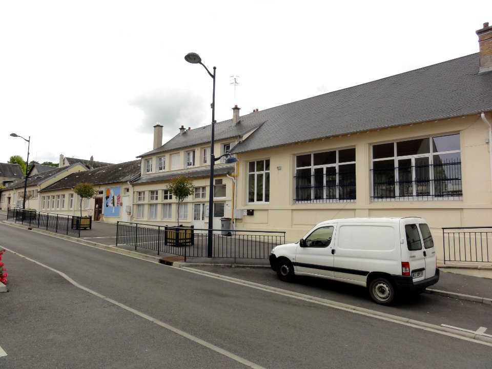 Villeneuve-Saint-Germain (Aisne) école et bibliothèque