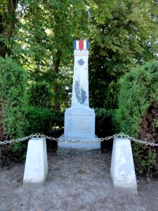 Villers-en-Prayères (Aisne) monument aux morts