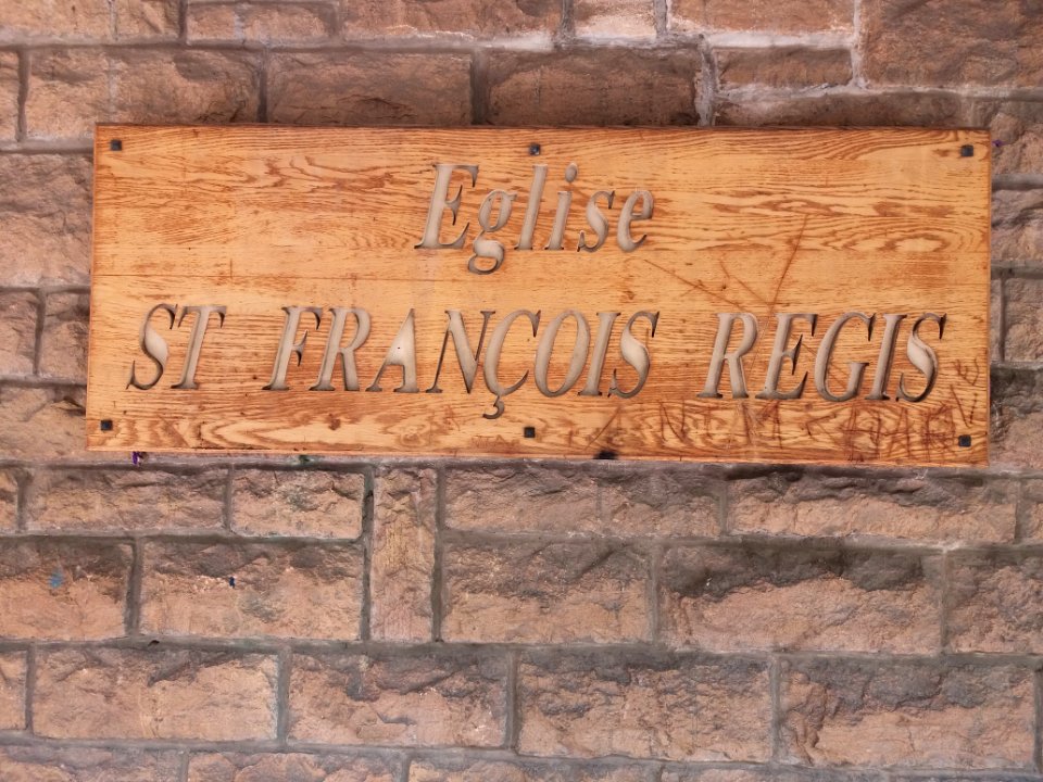 Villeurbanne - Église Saint François Régis, plaque