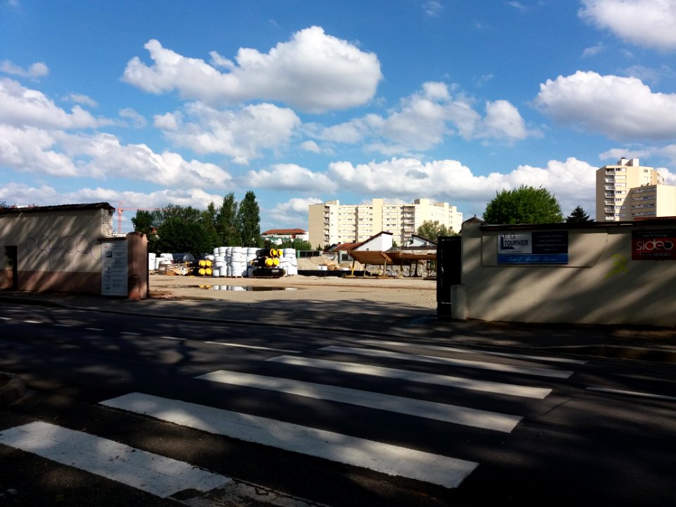 Villeurbanne - Avenue Albert Einstein, matériel pour le chauffage urbain