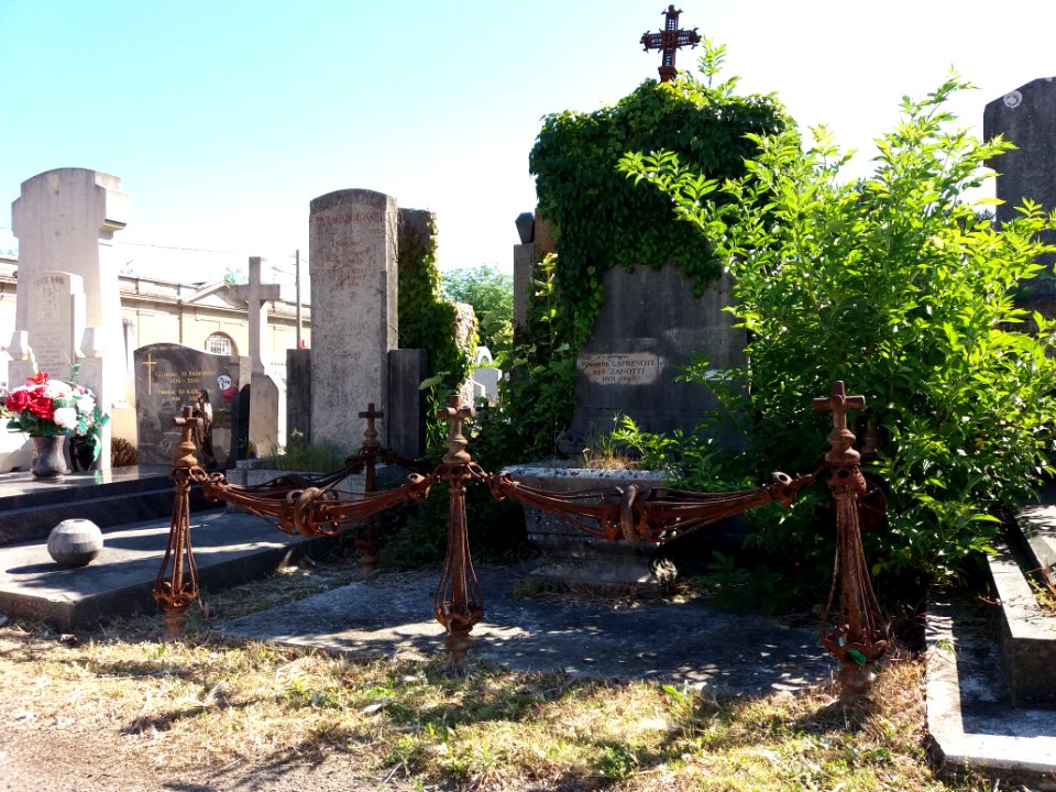 Villeurbanne - Ancien cimetière - Concession à renouveler Laprevote - Biesta