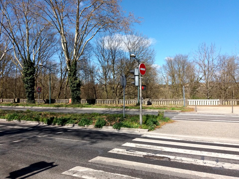Villeurbanne - Boulevard Laurent Bonnevay - Passage piéton au niveau de l'entrée Feyssine du campus de la Doua