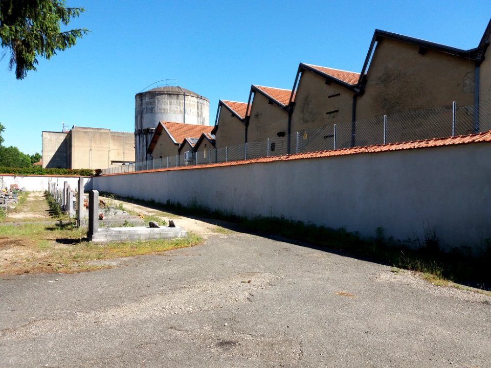 Villeurbanne - Ancien cimetière - Mur longeant le poste électrique de Cusset
