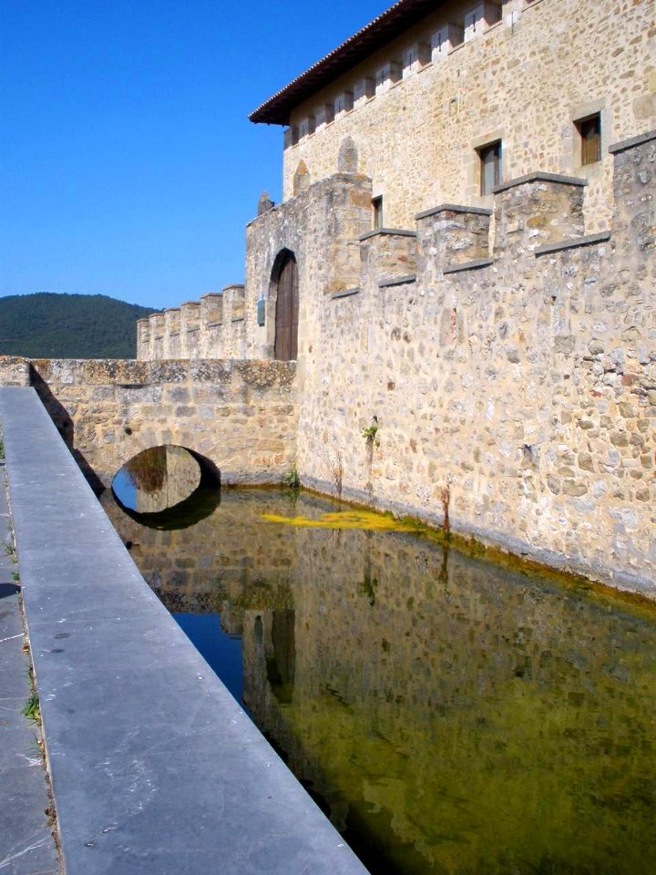 Villanañe - Torre-Palacio de los Varona 02