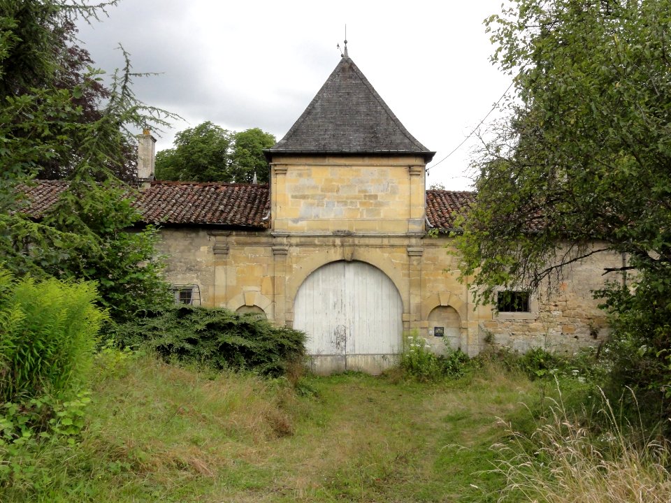 Ville-sur-Sault (Meuse) château, entrée du domaine
