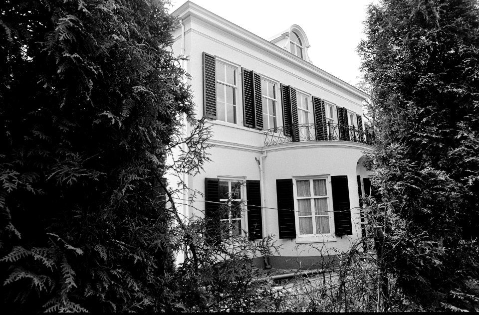 Villa van Prinses Irene aan de Vredehofstraat in Soest vlakbij Paleis Soestdijk, Bestanddeelnr 931-5197