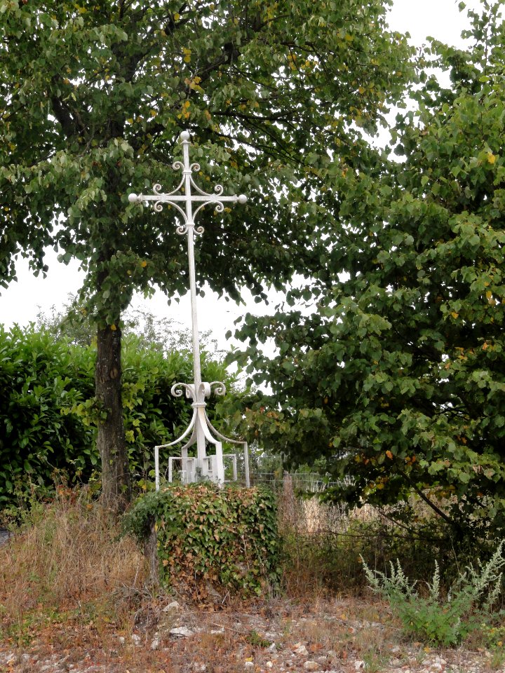 Ville-sur-Cousances (Meuse) croix de chemin