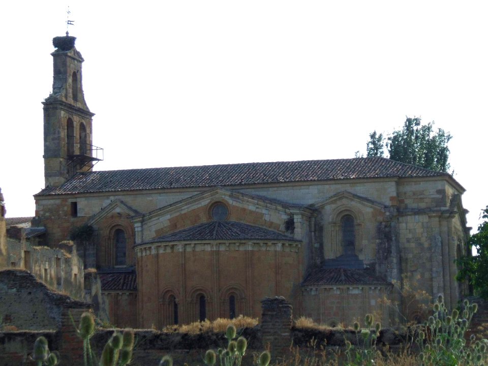 Villaverde de Sandoval - Monasterio de Santa María 03