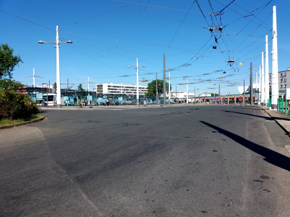 Villeurbanne - Pôle d'échange Laurent Bonnevay, depuis l'entrée est